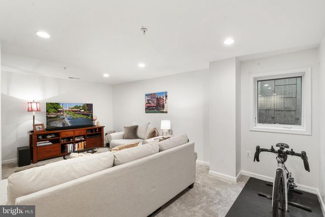 127 S MARKET ST, Frederick, MD 21701