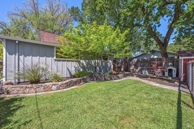18450 Lucas Ave, Sonoma, CA 95476