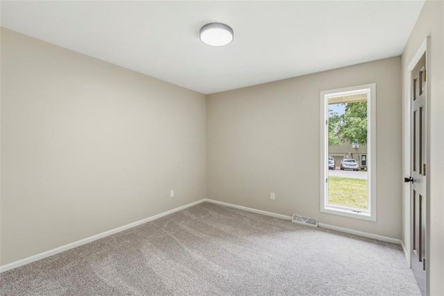219 NW Redwood Court, Lee's Summit, MO 64064