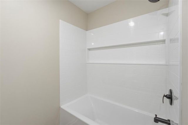 219 NW Redwood Court, Lee's Summit, MO 64064