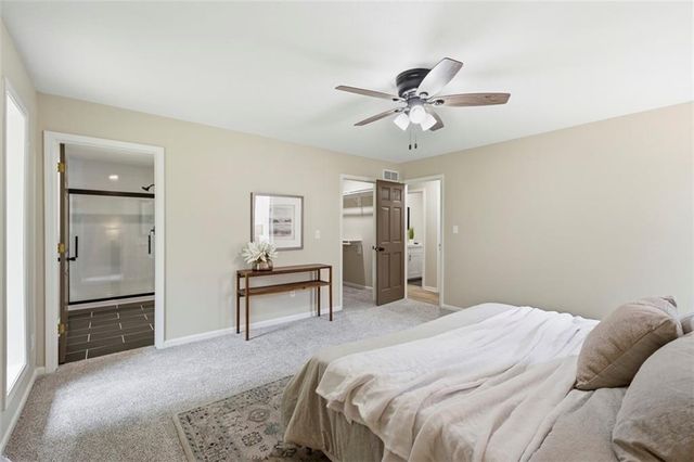 219 NW Redwood Court, Lee's Summit, MO 64064