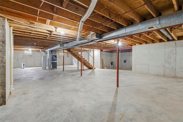 219 NW Redwood Court, Lee's Summit, MO 64064