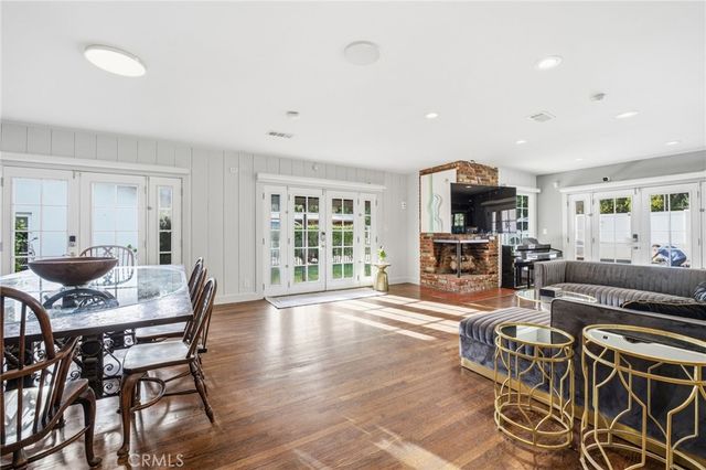 10655 Owensmouth, Chatsworth, CA 91311