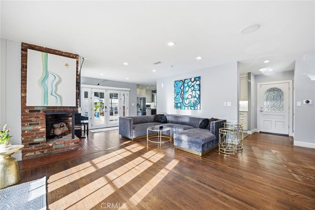 10655 Owensmouth, Chatsworth, CA 91311