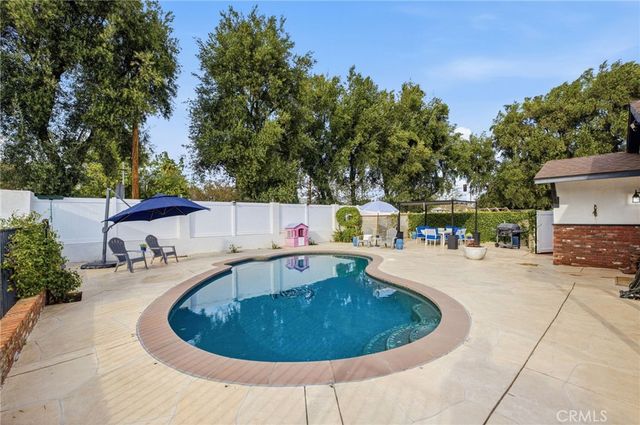 10655 Owensmouth, Chatsworth, CA 91311