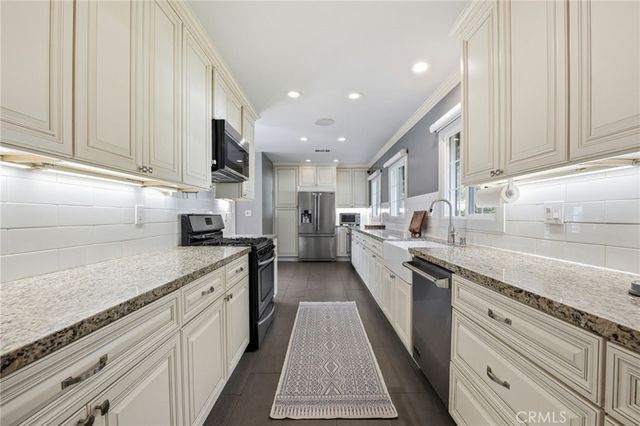 10655 Owensmouth, Chatsworth, CA 91311