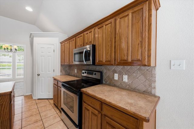 7408 Rolling Hills Drive, Benbrook, TX 76126