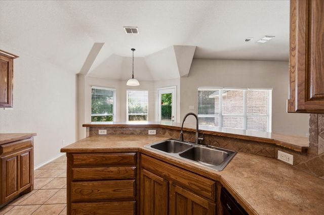 7408 Rolling Hills Drive, Benbrook, TX 76126