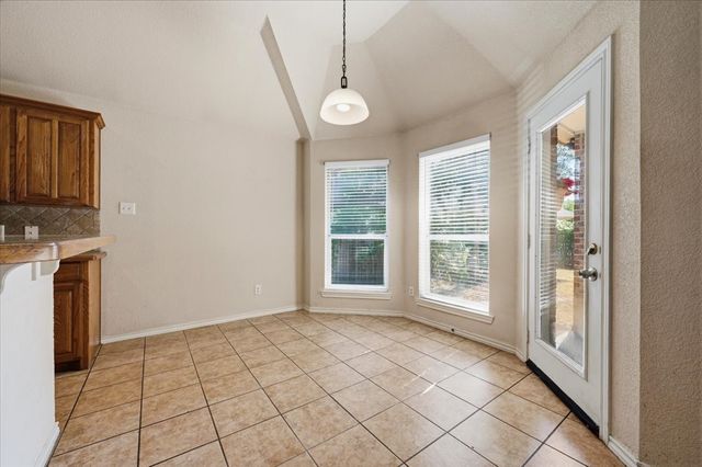 7408 Rolling Hills Drive, Benbrook, TX 76126