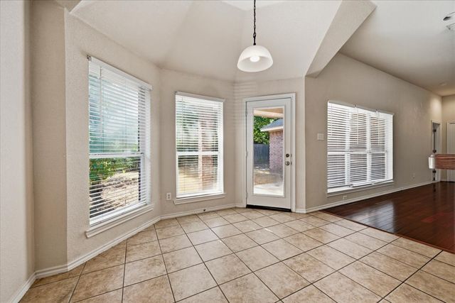 7408 Rolling Hills Drive, Benbrook, TX 76126