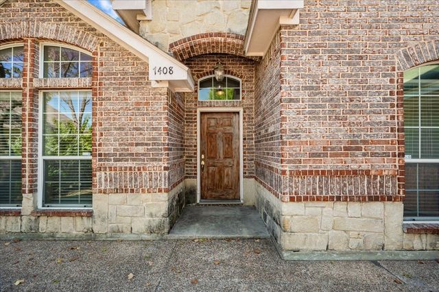 7408 Rolling Hills Drive, Benbrook, TX 76126
