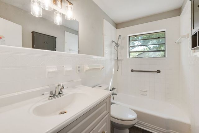 500 Kirven Avenue, Waxahachie, TX 75165
