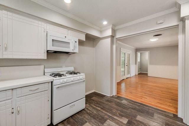 500 Kirven Avenue, Waxahachie, TX 75165