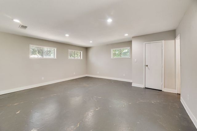 500 Kirven Avenue, Waxahachie, TX 75165