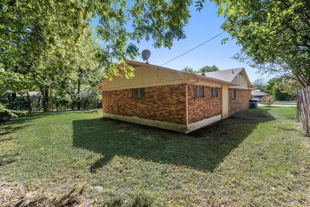 500 Kirven Avenue, Waxahachie, TX 75165