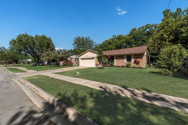 500 Kirven Avenue, Waxahachie, TX 75165
