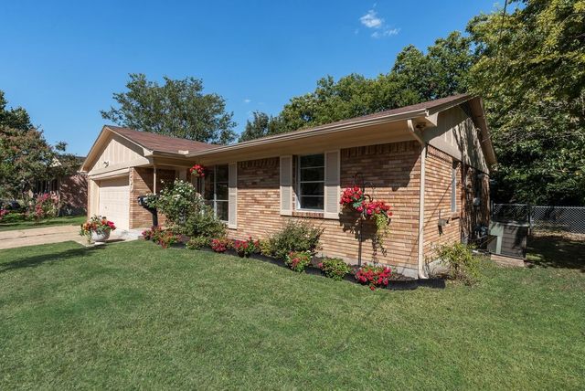 500 Kirven Avenue, Waxahachie, TX 75165