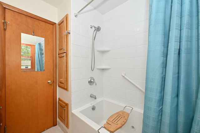 1715 Monroe AVENUE, South Milwaukee, WI 53172
