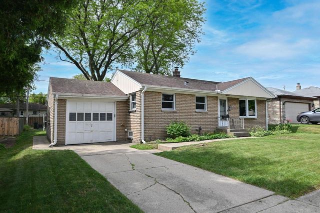 1715 Monroe AVENUE, South Milwaukee, WI 53172