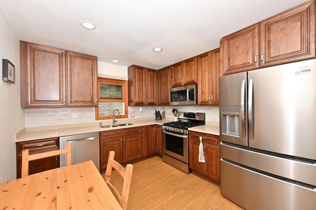 1715 Monroe AVENUE, South Milwaukee, WI 53172