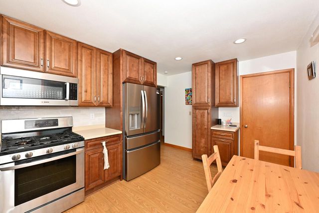 1715 Monroe AVENUE, South Milwaukee, WI 53172