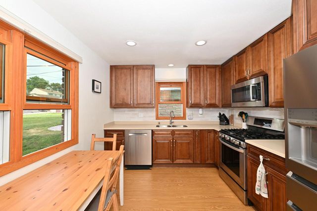 1715 Monroe AVENUE, South Milwaukee, WI 53172