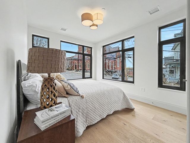 34 Oak Street 101, Boston, MA 02136