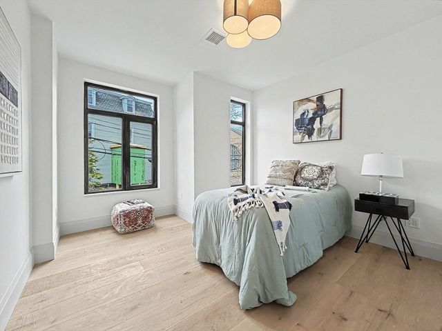 34 Oak Street 101, Boston, MA 02136