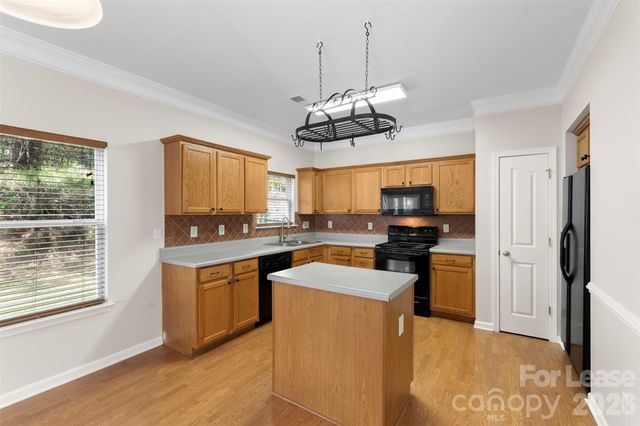 12427 Oakton Hunt Drive, Charlotte, NC 28262