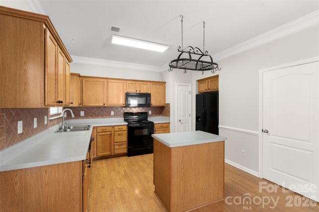 12427 Oakton Hunt Drive, Charlotte, NC 28262