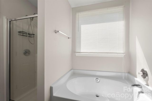 12427 Oakton Hunt Drive, Charlotte, NC 28262