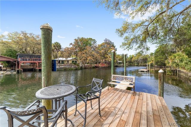 34 Garden Mall Court, Inglis, FL 34449