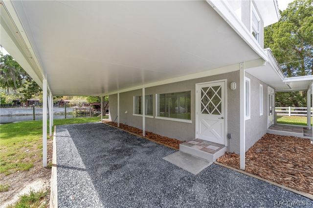 34 Garden Mall Court, Inglis, FL 34449