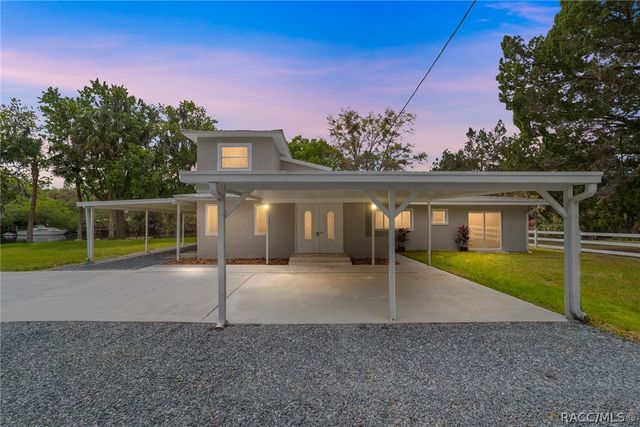 34 Garden Mall Court, Inglis, FL 34449