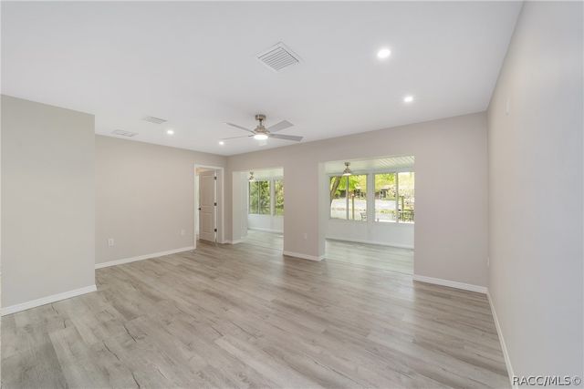 34 Garden Mall Court, Inglis, FL 34449