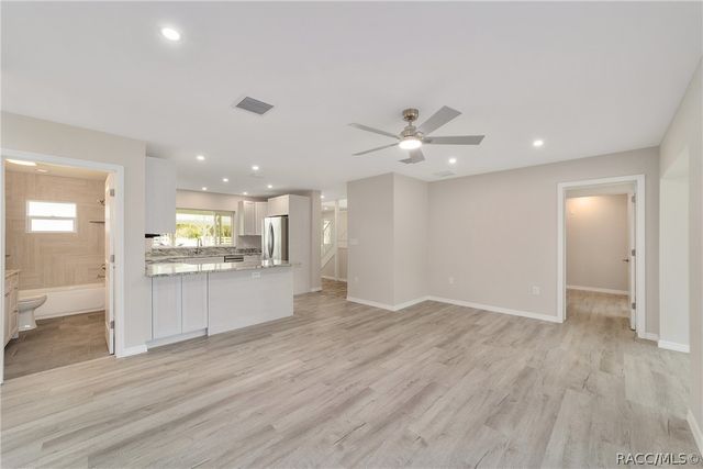 34 Garden Mall Court, Inglis, FL 34449