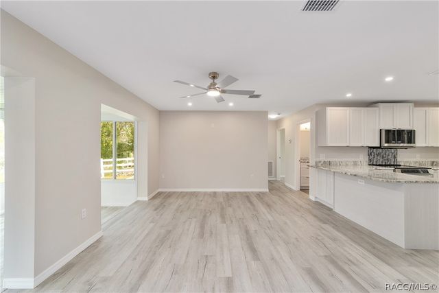 34 Garden Mall Court, Inglis, FL 34449