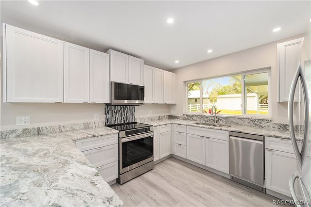 34 Garden Mall Court, Inglis, FL 34449