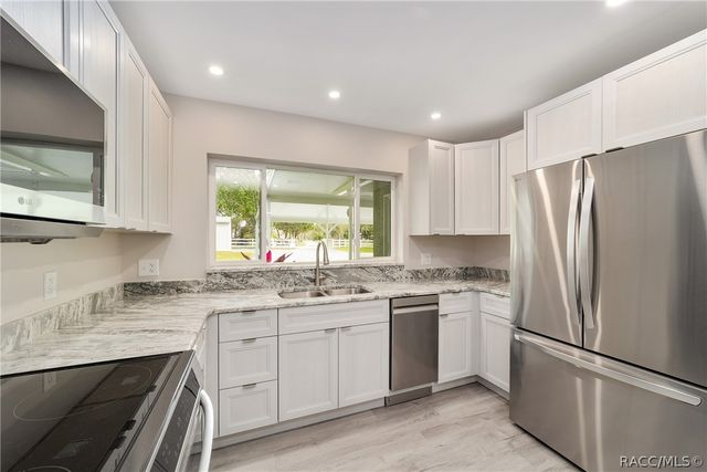 34 Garden Mall Court, Inglis, FL 34449