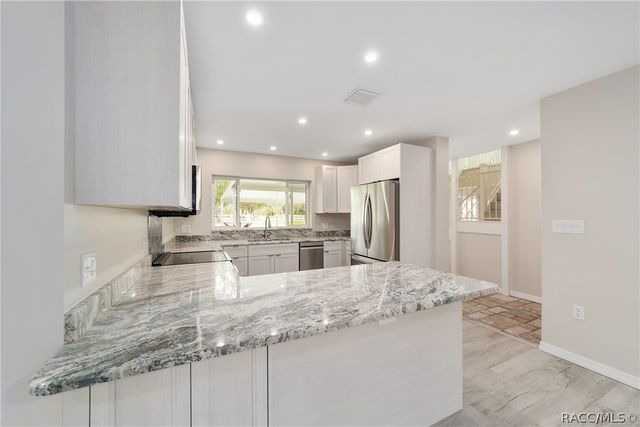 34 Garden Mall Court, Inglis, FL 34449