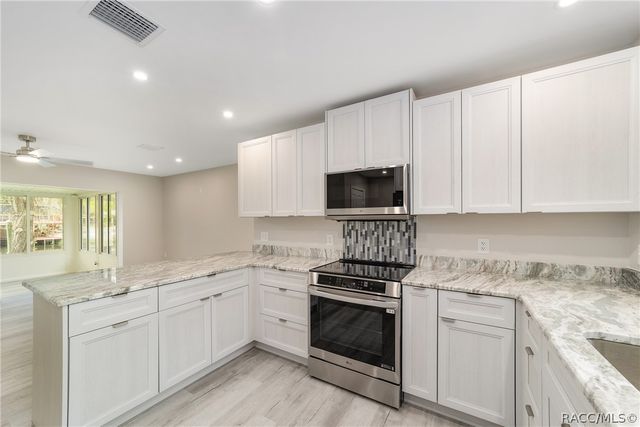 34 Garden Mall Court, Inglis, FL 34449