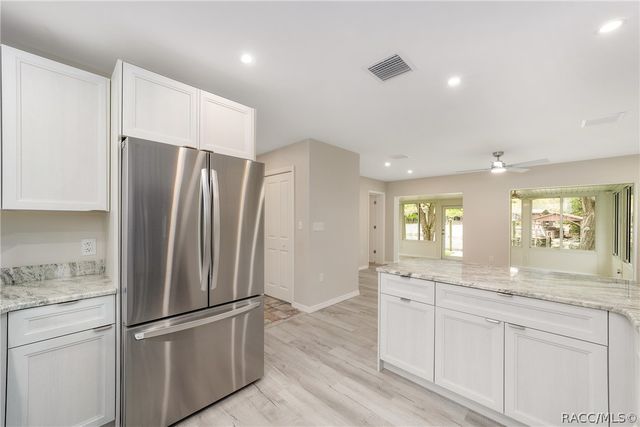 34 Garden Mall Court, Inglis, FL 34449