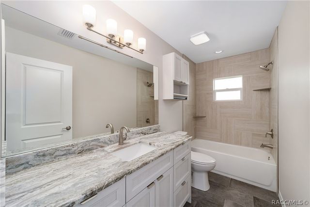 34 Garden Mall Court, Inglis, FL 34449