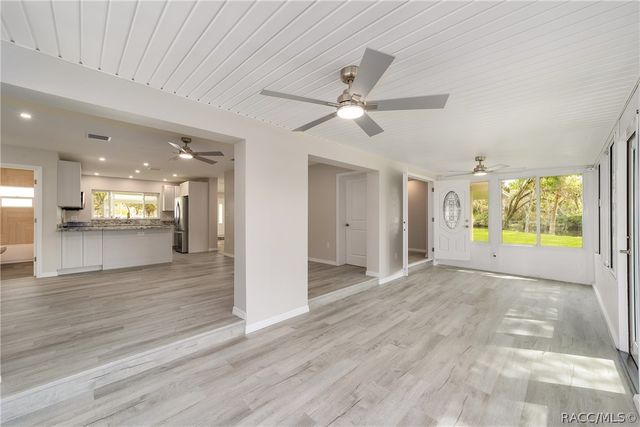 34 Garden Mall Court, Inglis, FL 34449