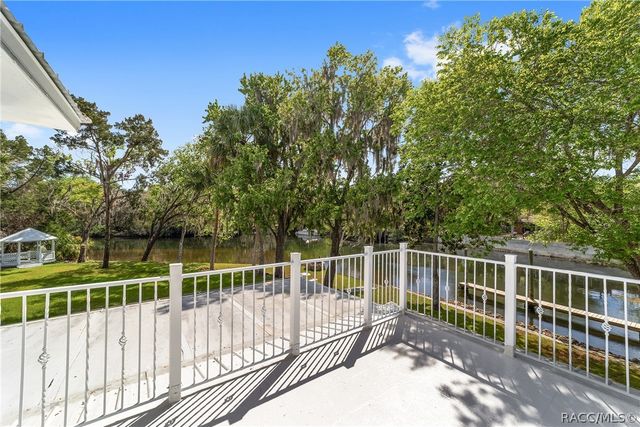 34 Garden Mall Court, Inglis, FL 34449