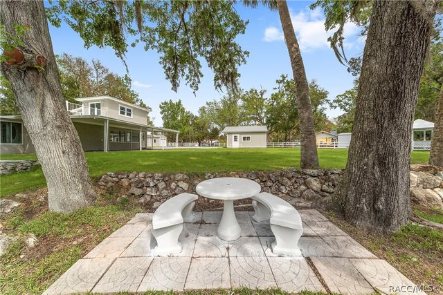 34 Garden Mall Court, Inglis, FL 34449