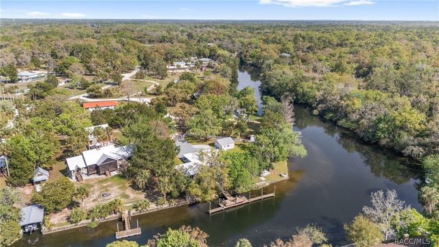 34 Garden Mall Court, Inglis, FL 34449