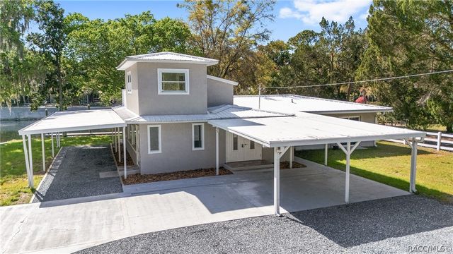 34 Garden Mall Court, Inglis, FL 34449