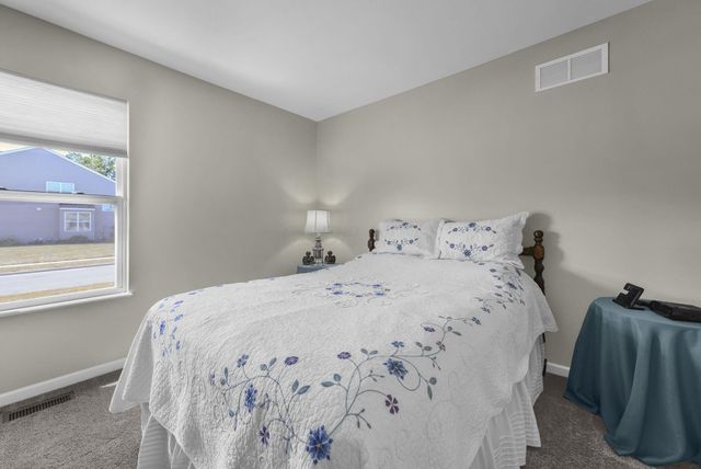 249 Mannaseh Drive W, Granville, OH 43023