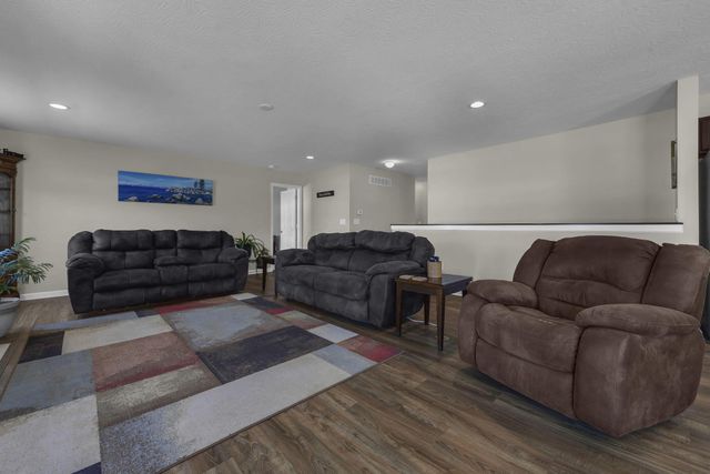 249 Mannaseh Drive W, Granville, OH 43023